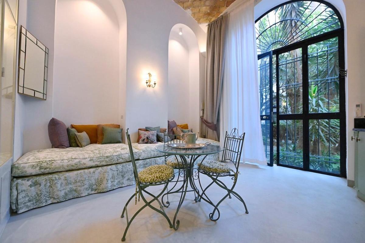 Romantic Silent Garden Apartment Rome