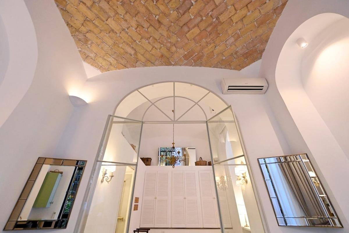 Romantic Silent Garden Apartment Rome
